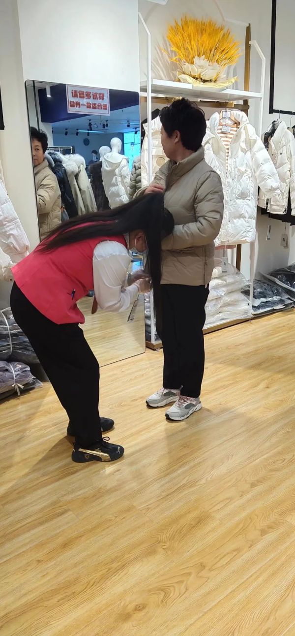 【新时代商厦宝龙店】企业文化践行者（4）为顾客解决实际问题